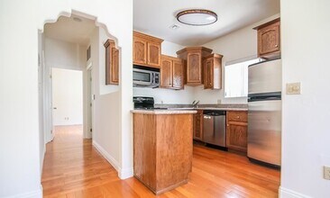 LARGE 2 BEDROOM AVAILABLE in Los Angeles, CA - Foto de edificio - Interior Photo
