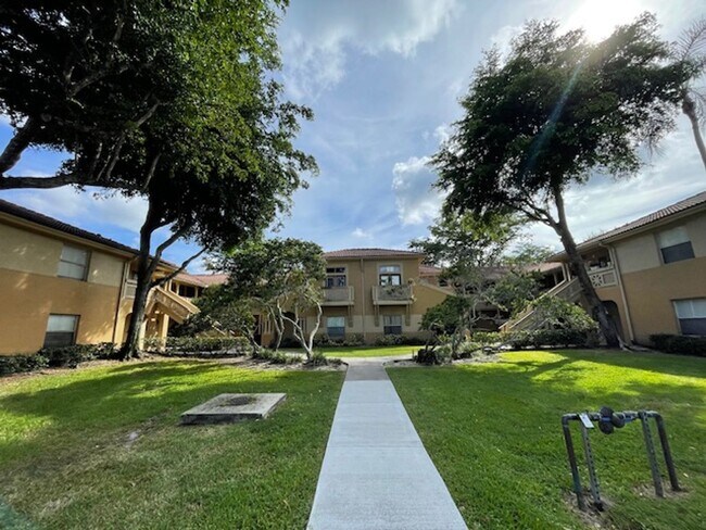 property at 4815 Via Palm Lakes