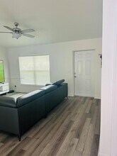 2524 NE 5th Ave in Cape Coral, FL - Foto de edificio - Building Photo