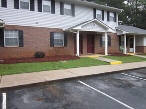 Chestnut Lane in Newnan, GA - Foto de edificio - Building Photo