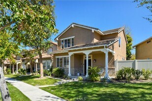 18 Vía Florencia in Mission Viejo, CA - Building Photo