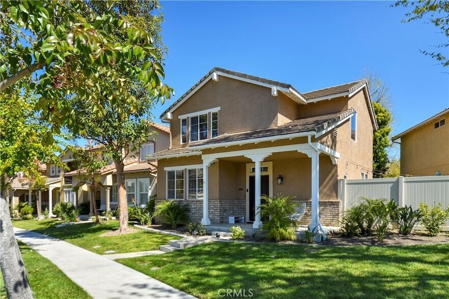 18 Vía Florencia in Mission Viejo, CA - Building Photo