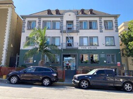 Leeward Apts...New York Style..Gorgeous Newly Remodeled! in Los Angeles, CA - Building Photo