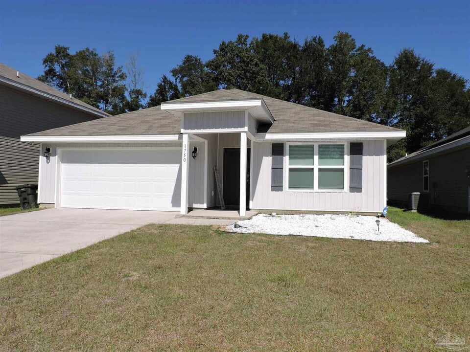 1750 Mary Jo Way in Pensacola, FL - Building Photo