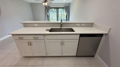 4230 Napoli Lake Dr in Riviera Beach, FL - Building Photo - Building Photo