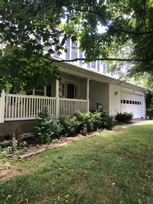 9191 Victoria Dr in Ellicott City, MD - Building Photo - Building Photo