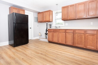 6 Crescent St in Ansonia, CT - Building Photo - Building Photo