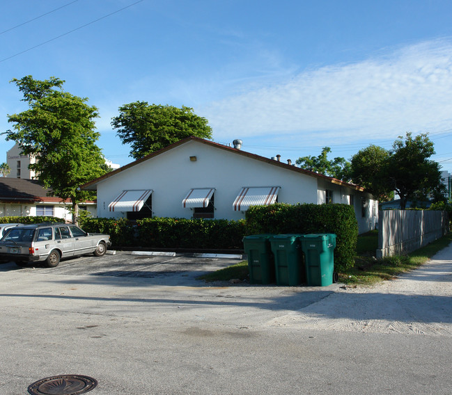 Stanton-Pender of Miami Rd. in Fort Lauderdale, FL - Building Photo - Building Photo