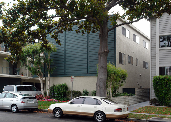 230 Virginia St in El Segundo, CA - Building Photo - Building Photo