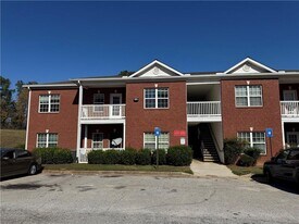 7712 Autry Cir in Douglasville, GA - Building Photo