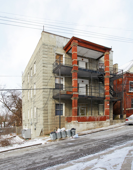 1313 Mill St in Pittsburgh, PA - Foto de edificio