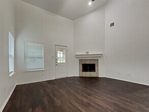 2567 Riverway Dr in Conroe, TX - Building Photo - Building Photo