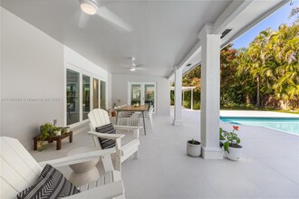 8295 SW 116th St in Miami, FL - Building Photo - Building Photo