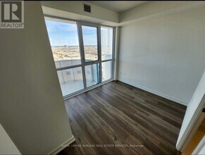225-4225 Commerce St in Vaughan, ON - Building Photo - Building Photo