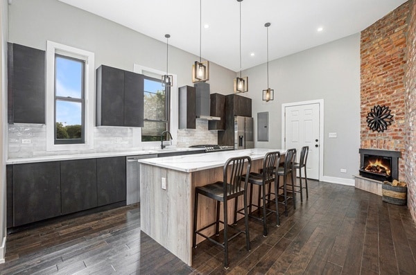 3330 S Indiana Ave, Unit 2s in Chicago, IL - Foto de edificio - Building Photo