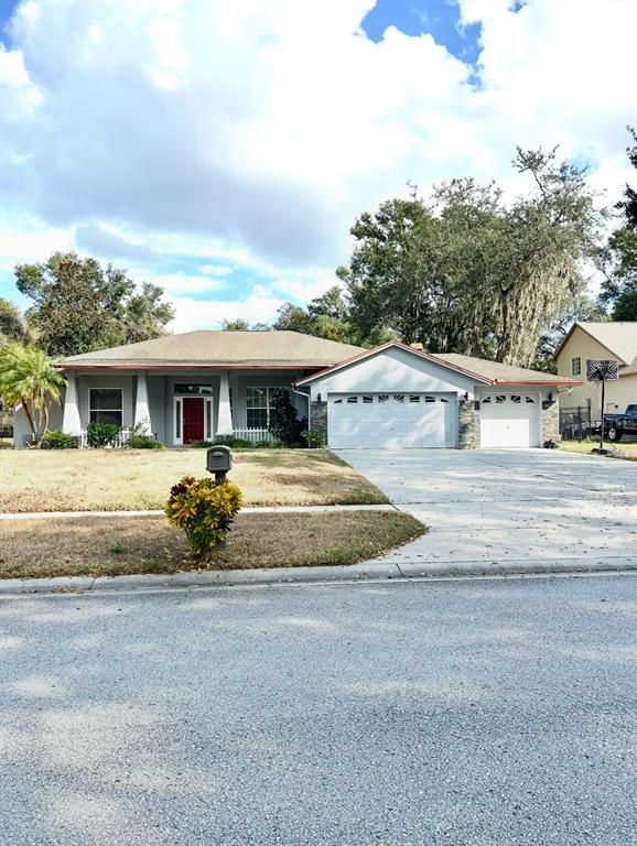 12221 Anne Kenia Dr in Thonotosassa, FL - Building Photo - Building Photo