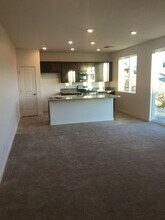 4771 Black Falcon Way in Sun Valley, NV - Foto de edificio - Building Photo