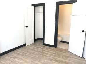 5849 W Sunset Blvd in Los Angeles, CA - Building Photo - Building Photo