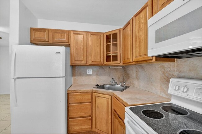 property at 5009 Spruce Ave