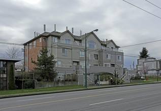 Wilson Heights Manor in Vancouver, BC - Building Photo - Primary Photo