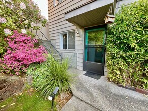 2405-2411 W Crockett St in Seattle, WA - Foto de edificio - Building Photo