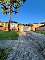 12419 Windy Wisp Ln in Houston, TX - Building Photo