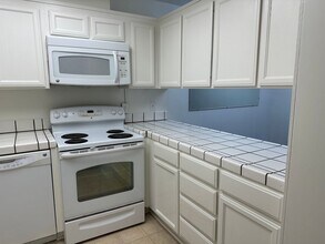 340 Grand Blvd in San Mateo, CA - Building Photo - Building Photo