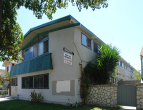 6131 Rugby Ave in Huntington Park, CA - Foto de edificio - Building Photo