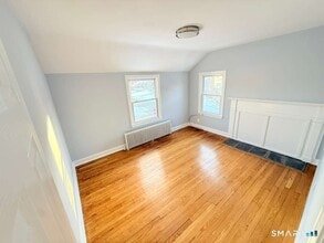 160 Oakland Pl in Stratford, CT - Building Photo - Building Photo