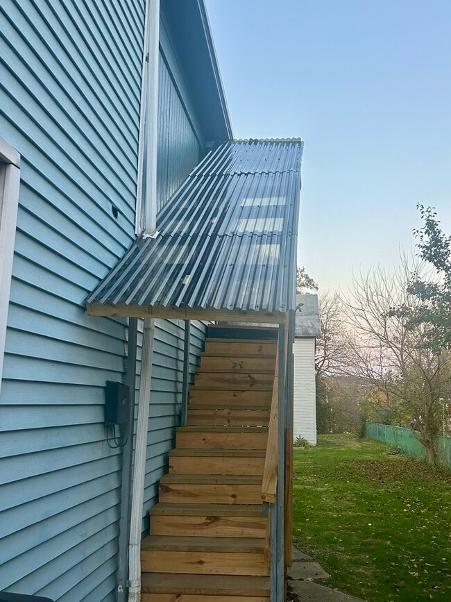 216 W Vincent St, Unit 216C in Ligonier, PA - Building Photo - Building Photo