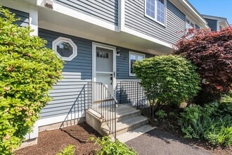 7 Swift Ln in Merrimack, NH - Building Photo - Building Photo