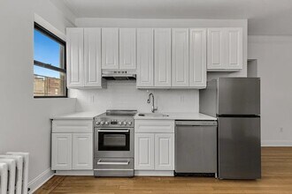 76-78 Carmine Street in New York, NY - Building Photo - Building Photo