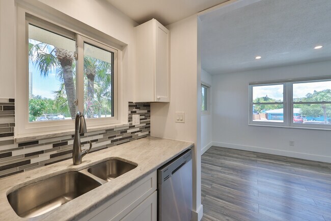 2900 45th St S in Gulfport, FL - Building Photo - Building Photo