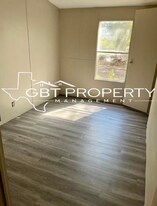 229 N 2nd St in Walnut Springs, TX - Building Photo