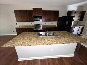 8389 Regent St in Jonesboro, GA - Foto de edificio - Building Photo