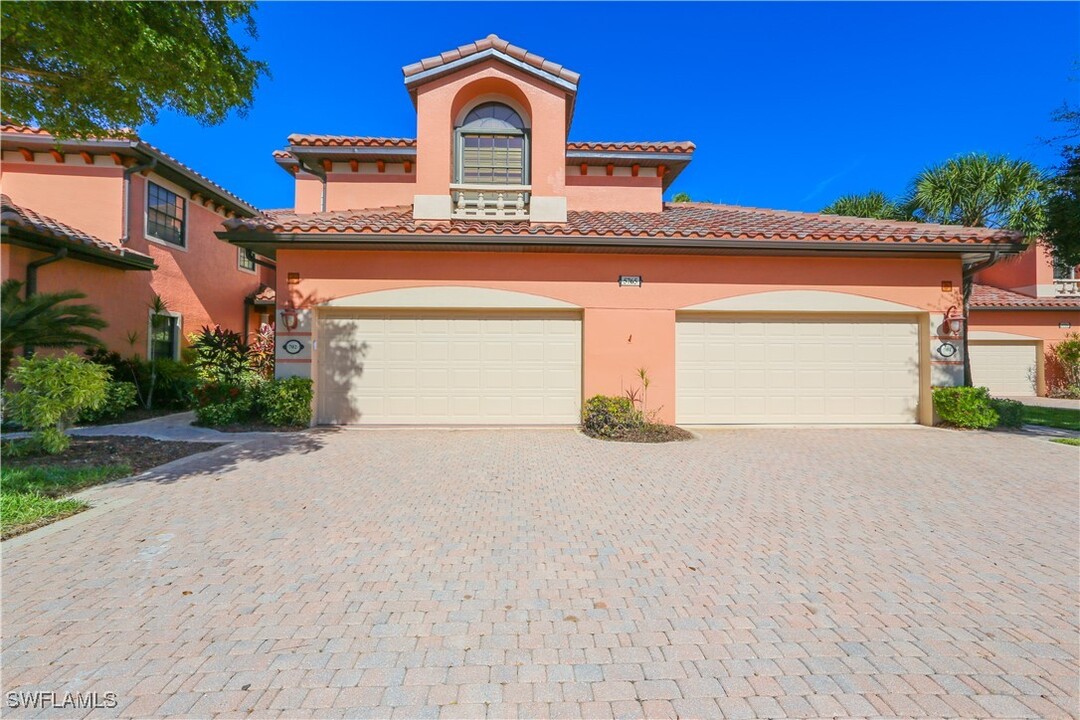 5765 Grande Reserve Way in Naples, FL - Building Photo