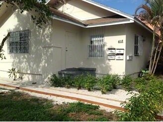 418 NW 9th Ave in Miami, FL - Building Photo