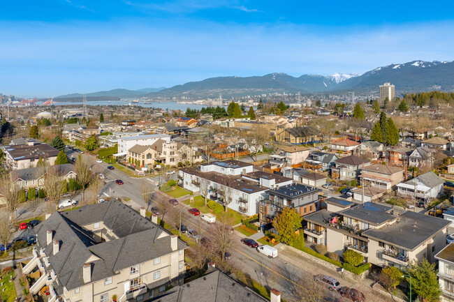 Viscount Villa in Burnaby, BC - Building Photo - Building Photo