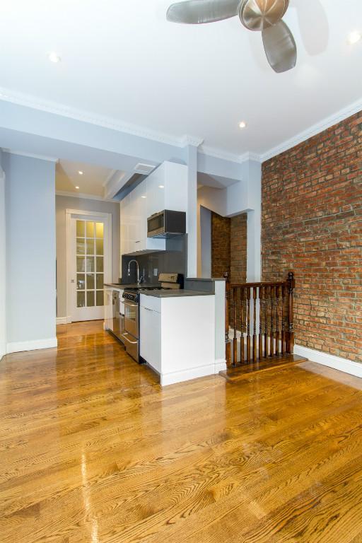 334 E 100th St in New York, NY - Building Photo - Building Photo