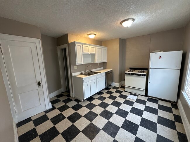 17 N Roys Ave, Unit 17 N. Roys Ave. in Columbus, OH - Foto de edificio - Building Photo