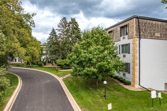 Fleur Royale Condominiums in St. Paul, MN - Building Photo - Building Photo