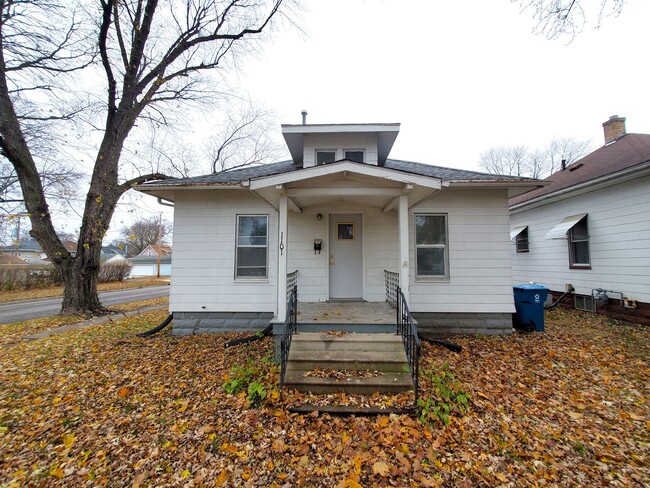 1101 Forest Ave in Waterloo, IA - Foto de edificio - Building Photo