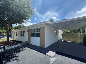 1657 SW 44th Ave in Fort Lauderdale, FL - Building Photo - Building Photo