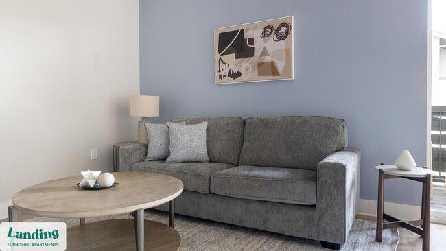 1000 Forestview Dr in Oakwood, GA - Foto de edificio - Building Photo