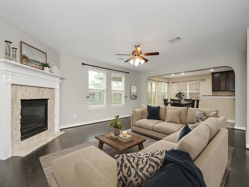 9970 Morgan Creek Ln in Brookshire, TX - Building Photo
