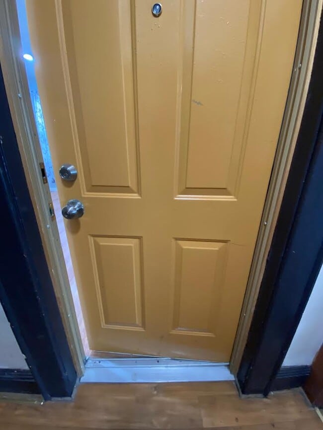 425 Leslie St, Unit #3 in Newark, NJ - Foto de edificio - Building Photo