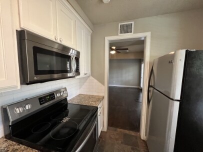 300 W Dexter Dr in College Station, TX - Foto de edificio