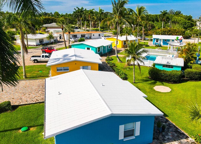 Fountain Cottages Inn in Ft. Myers, FL - Building Photo - Building Photo