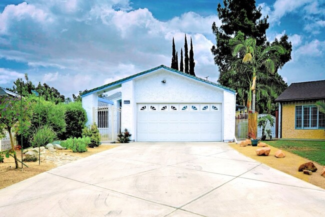 13142 Reedley St in Los Angeles, CA - Building Photo - Building Photo