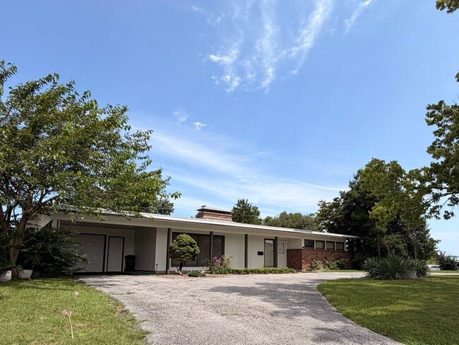 property at 2205 Country Club Dr